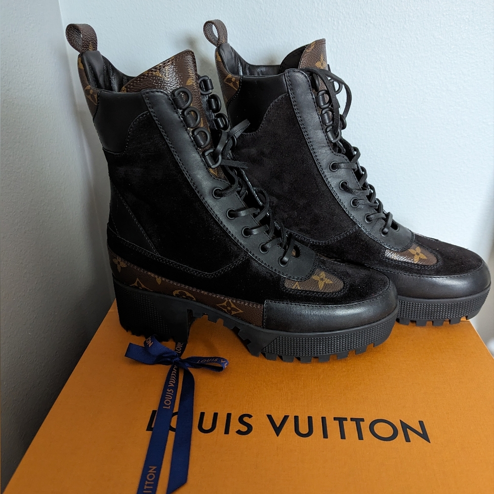 LOUIS VUITTON Suede Calfskin Monogram Laureate Platform Desert Boots